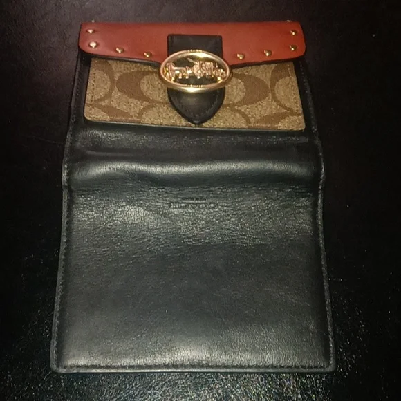 Coach New York - Picture 4 of 5